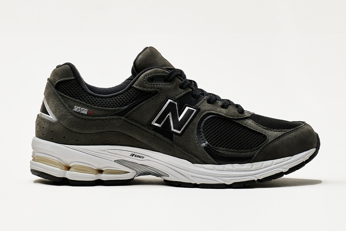 new-balance-2002r-release-date-price-02