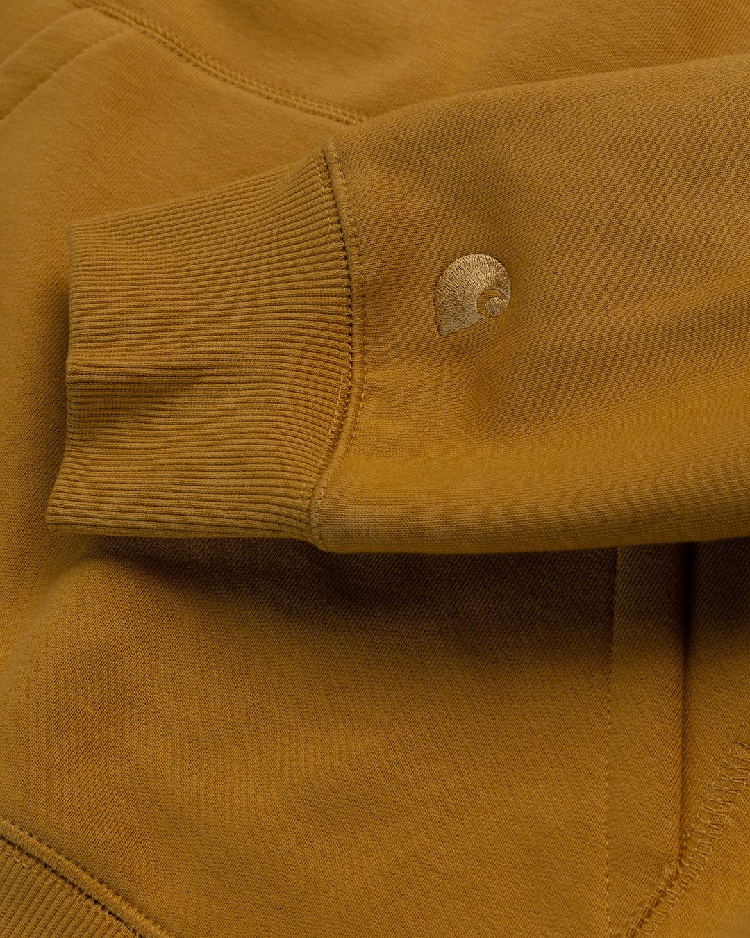 Carhartt WIP – Hooded Chase Sweat Gold - Sweats - Brown - Image 3