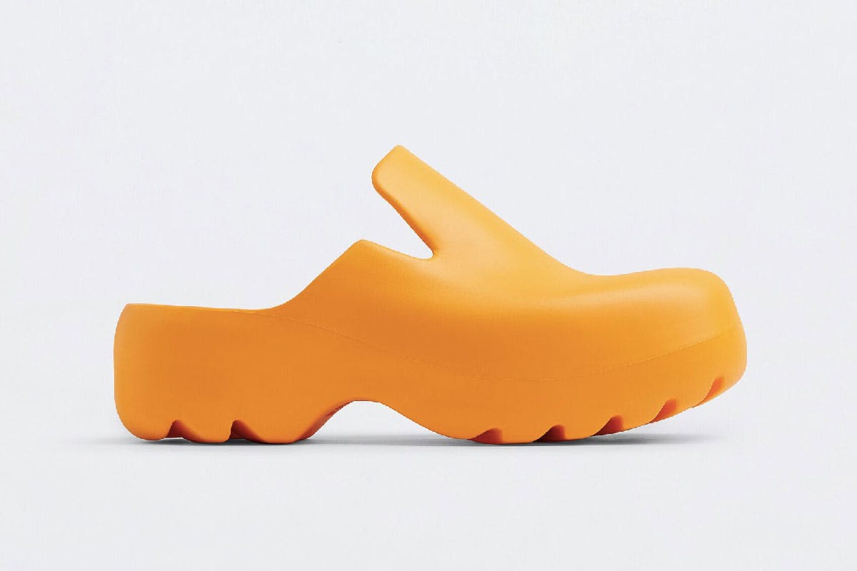 Bottega Veneta's Flash Slide Sandal Is This Summer's It-Shoe Bottega Veneta's Flash Slide Sandal Is This Summer's It-Shoe