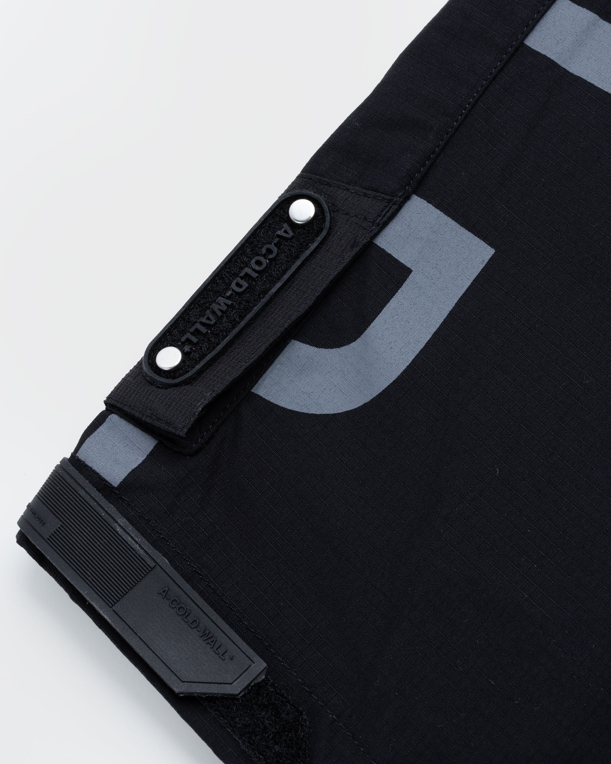 A-Cold-Wall* – Overset Tech Shorts Black - Shorts - Black - Image 4