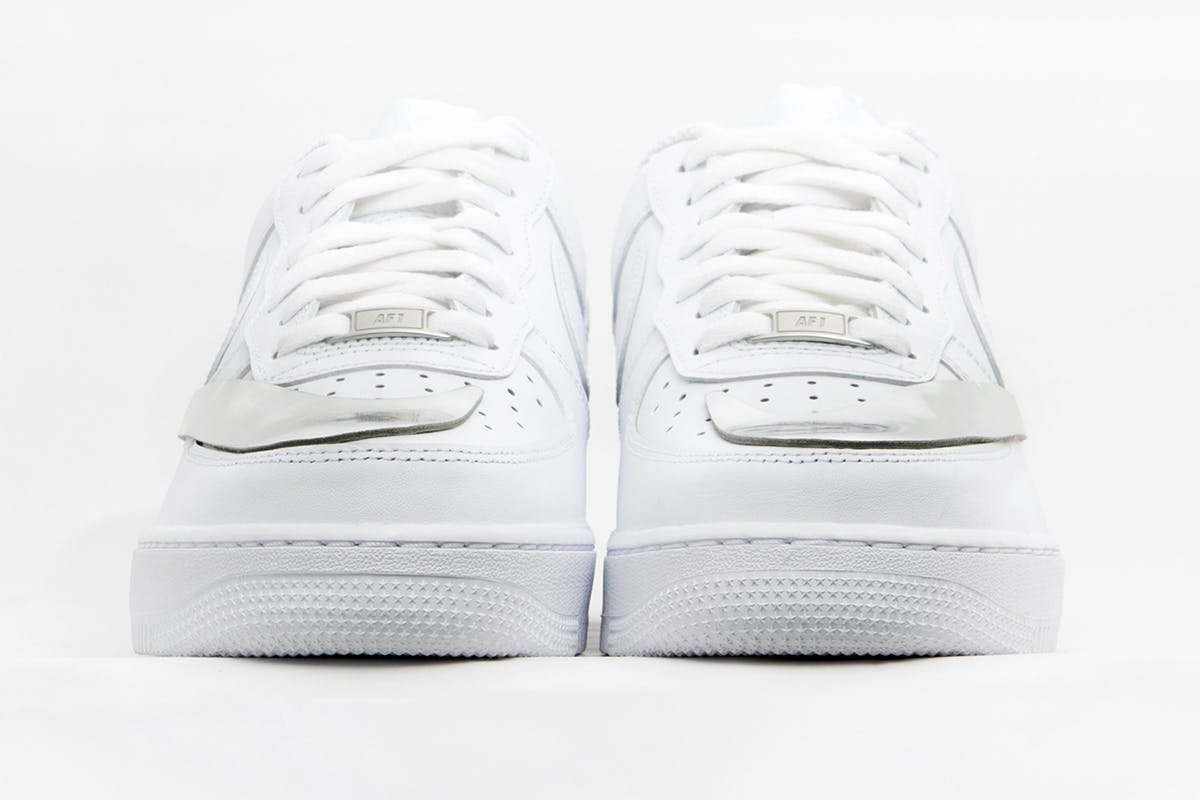 nauwkeurig Afrika Herformuleren COMME des GARÇONS x Nike Air Force 1 2022 Collab is Pretty Plain