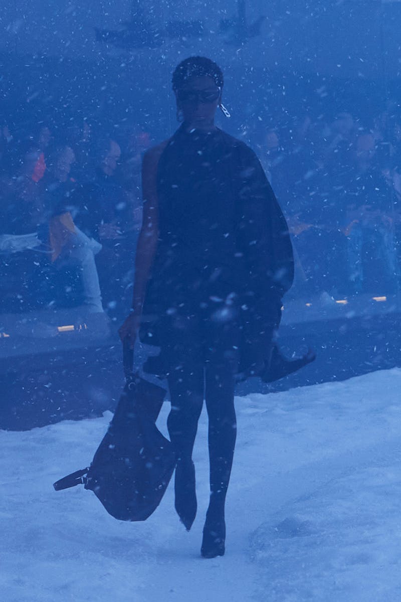 balenciaga-fw22-collection-runway-show-56