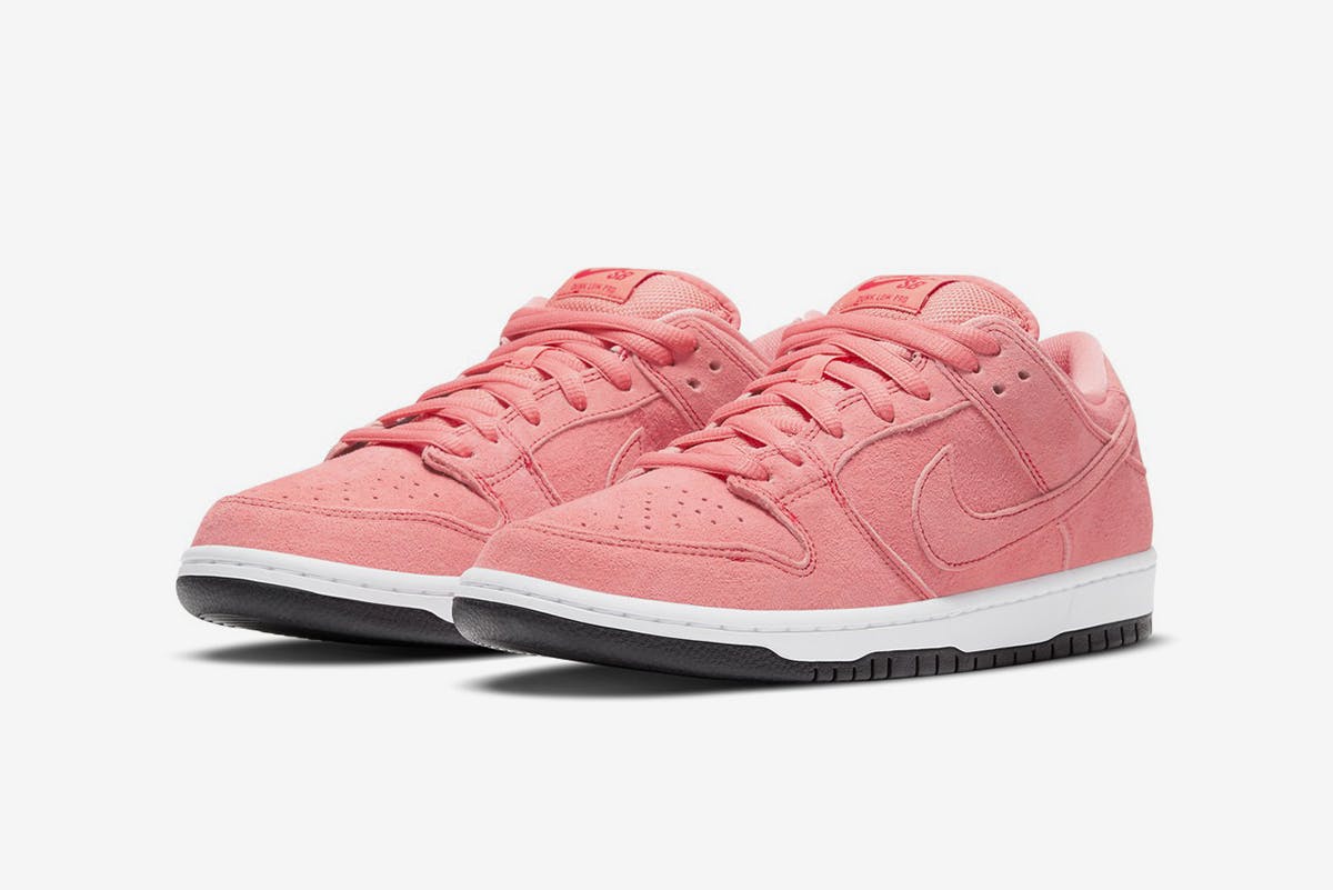 Seducir Regan Alegre Nike SB Dunk Low "Pink Pig" & Other Sneakers Worth a Peep