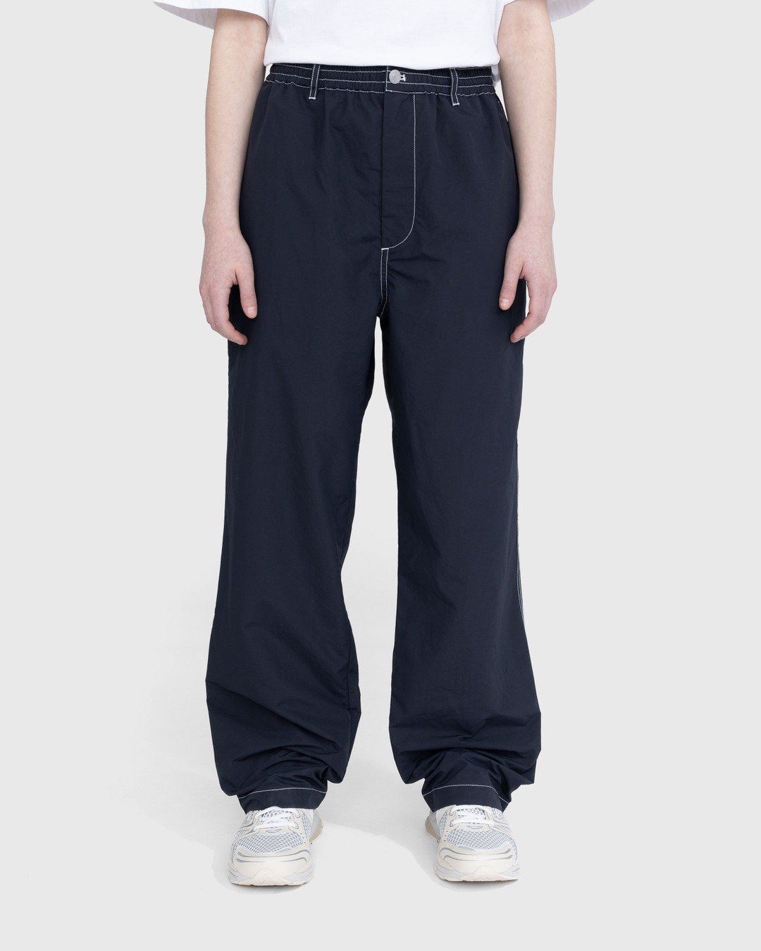 Highsnobiety – Contrast Stitch Pants Navy - Pants - Blue - Image 2