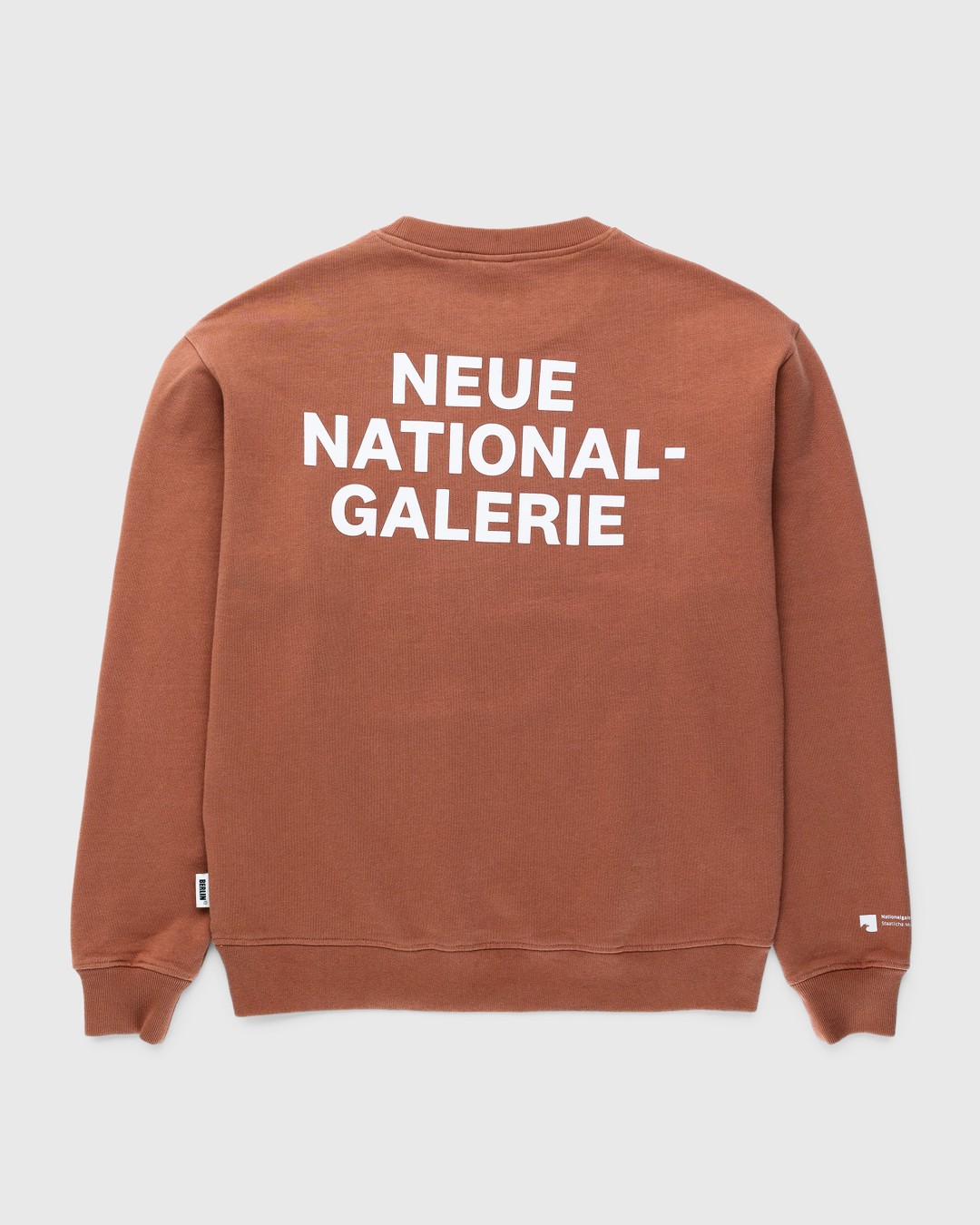 Neue Nationalgalerie x Highsnobiety – BERLIN, BERLIN 3 Crewneck Brown - Sweats - Brown - Image 1