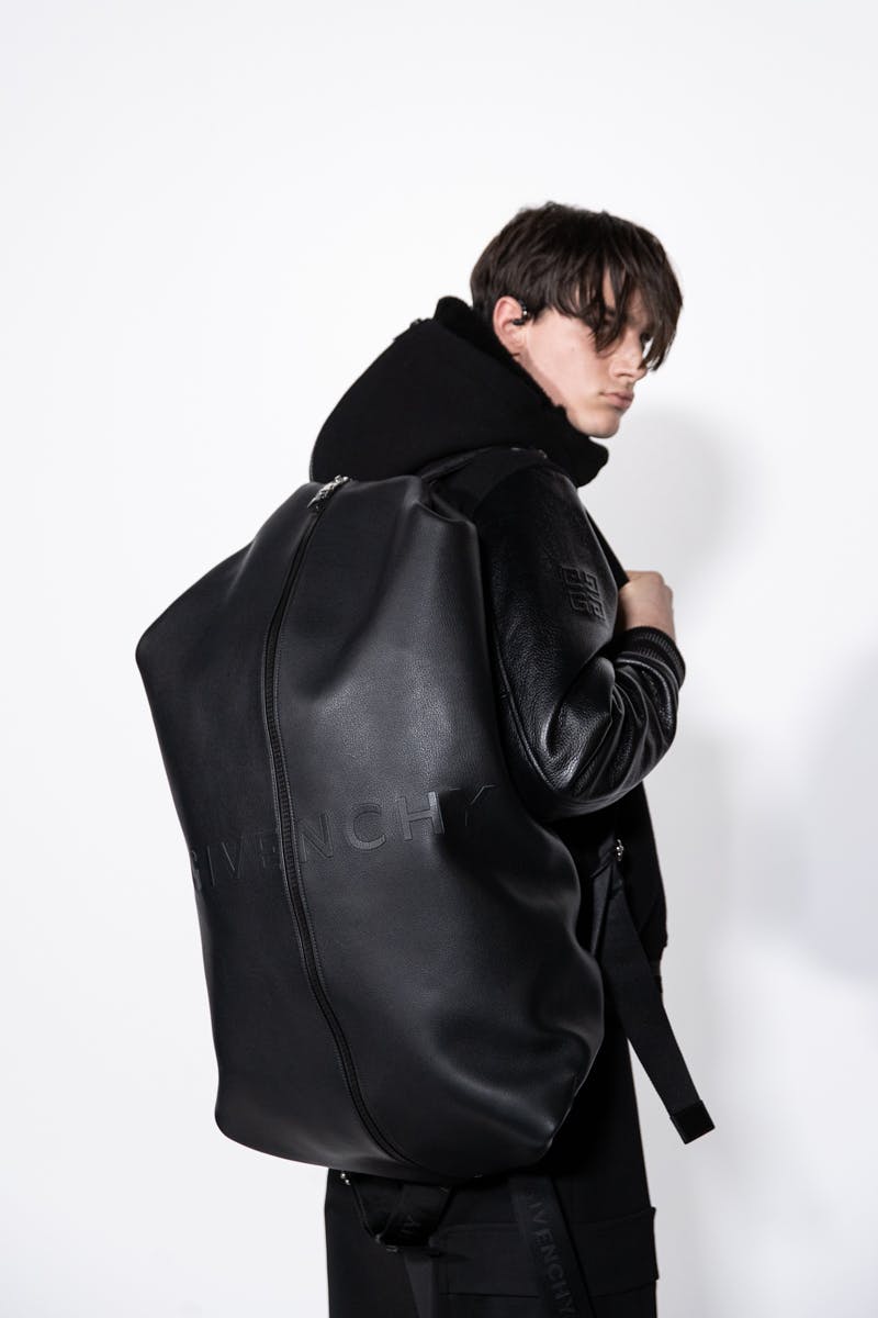 givenchy-fall-winter-2022-collection-details (33)