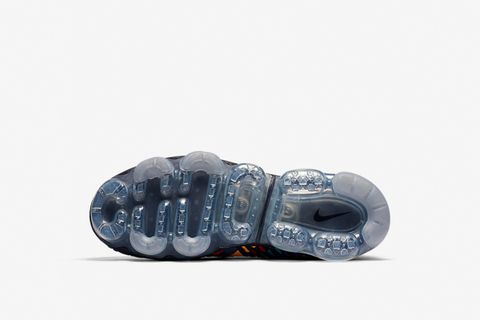 Gay pride vapormax plus store