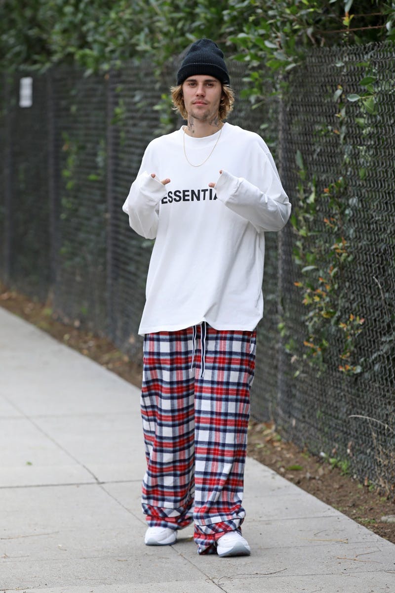 *EXCLUSIVE* Justin Bieber out for a morning stroll