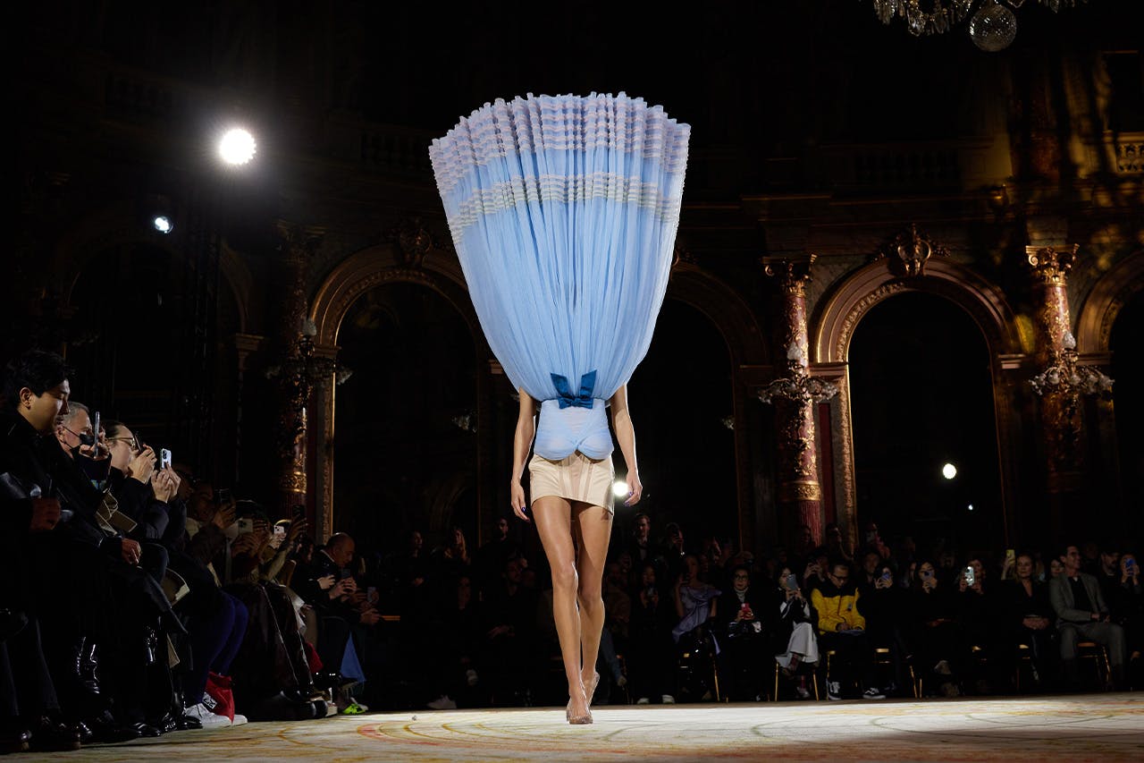 viktor-rolf-pfw-001