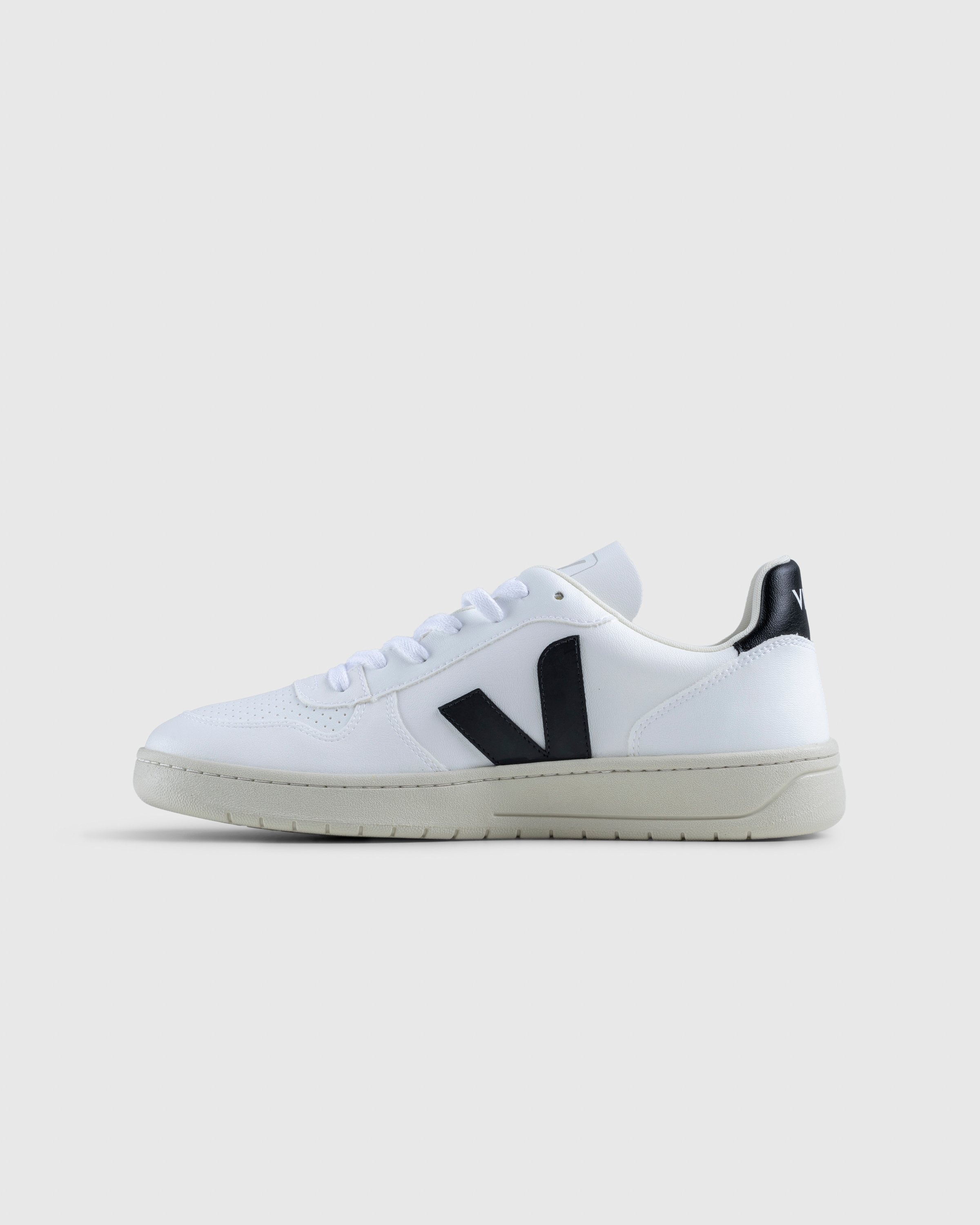 Veja on sale v10 office