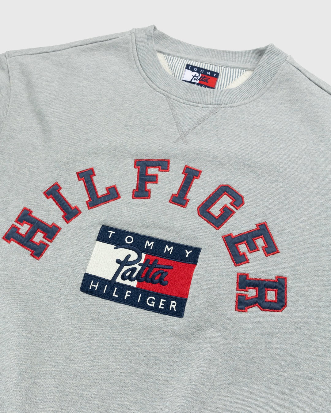 Patta x Tommy Hilfiger – Crewneck Sweatshirt Mid Grey Heather - Knitwear - Grey - Image 3