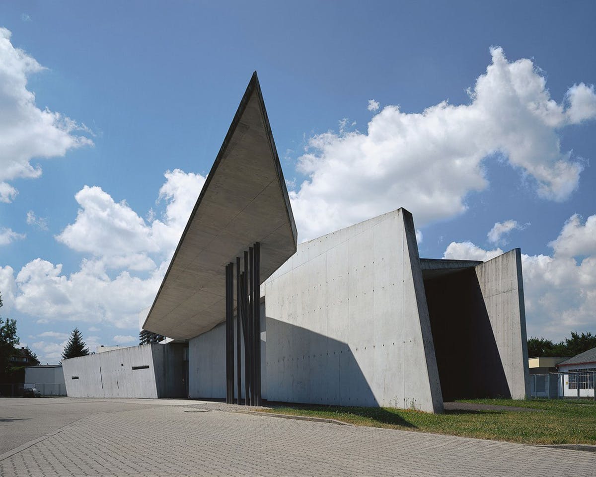 1911007_Hadid-Fire-Station_P_v_fullbleed_1440x