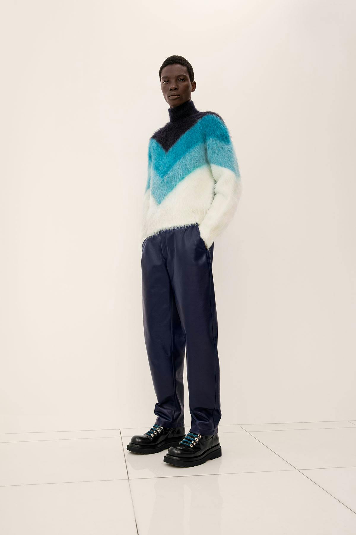 bottega-veneta-resort-2023-12