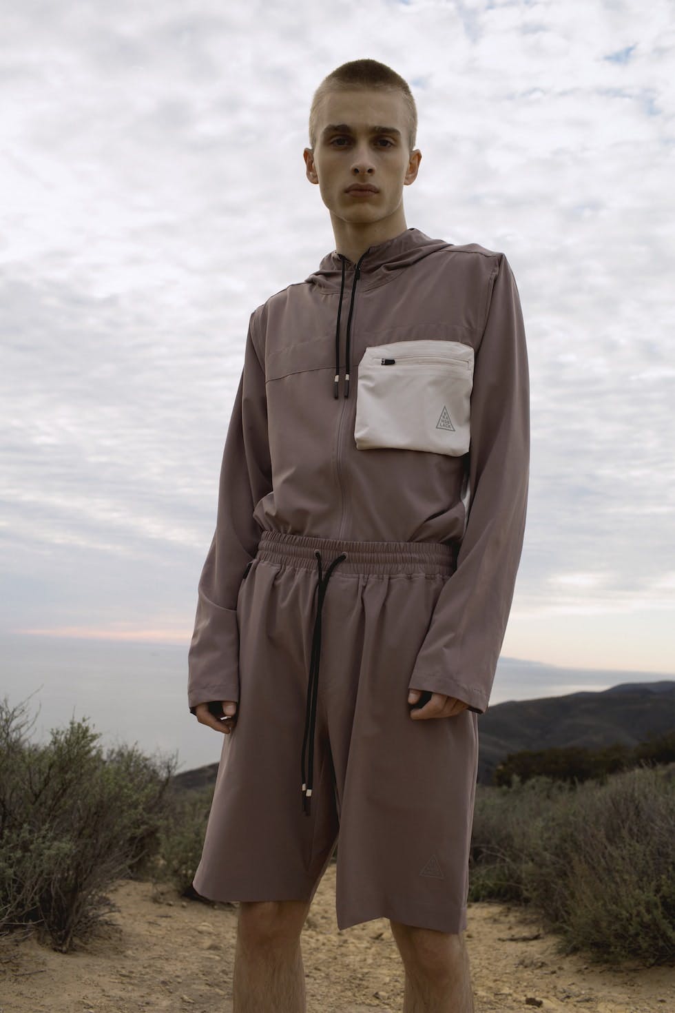 Brandblack-Hinterland-02