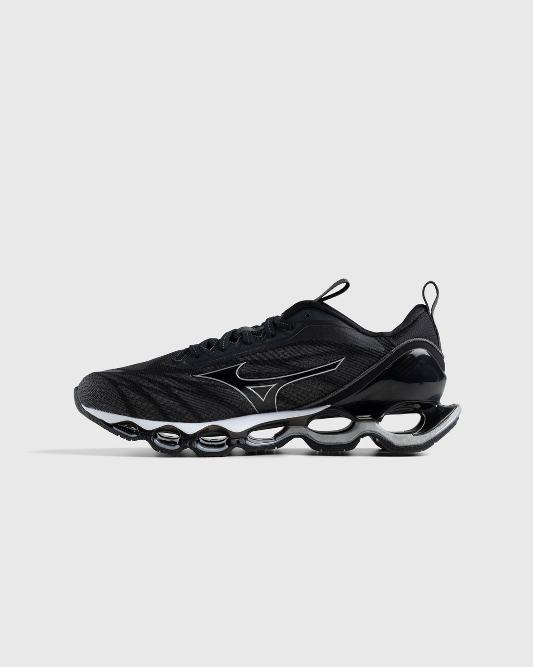 bericht gezantschap Sophie Mizuno – Wave Prophecy 11 Dark Shadow/Silver/Black | Highsnobiety Shop