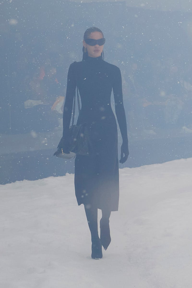 balenciaga-fw22-collection-runway-show-12