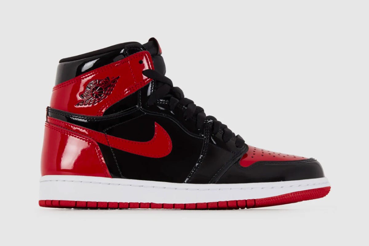 leje Kollisionskursus Blot Nike Air Jordan 1 High OG "Patent Bred" Release Date, Info, Price