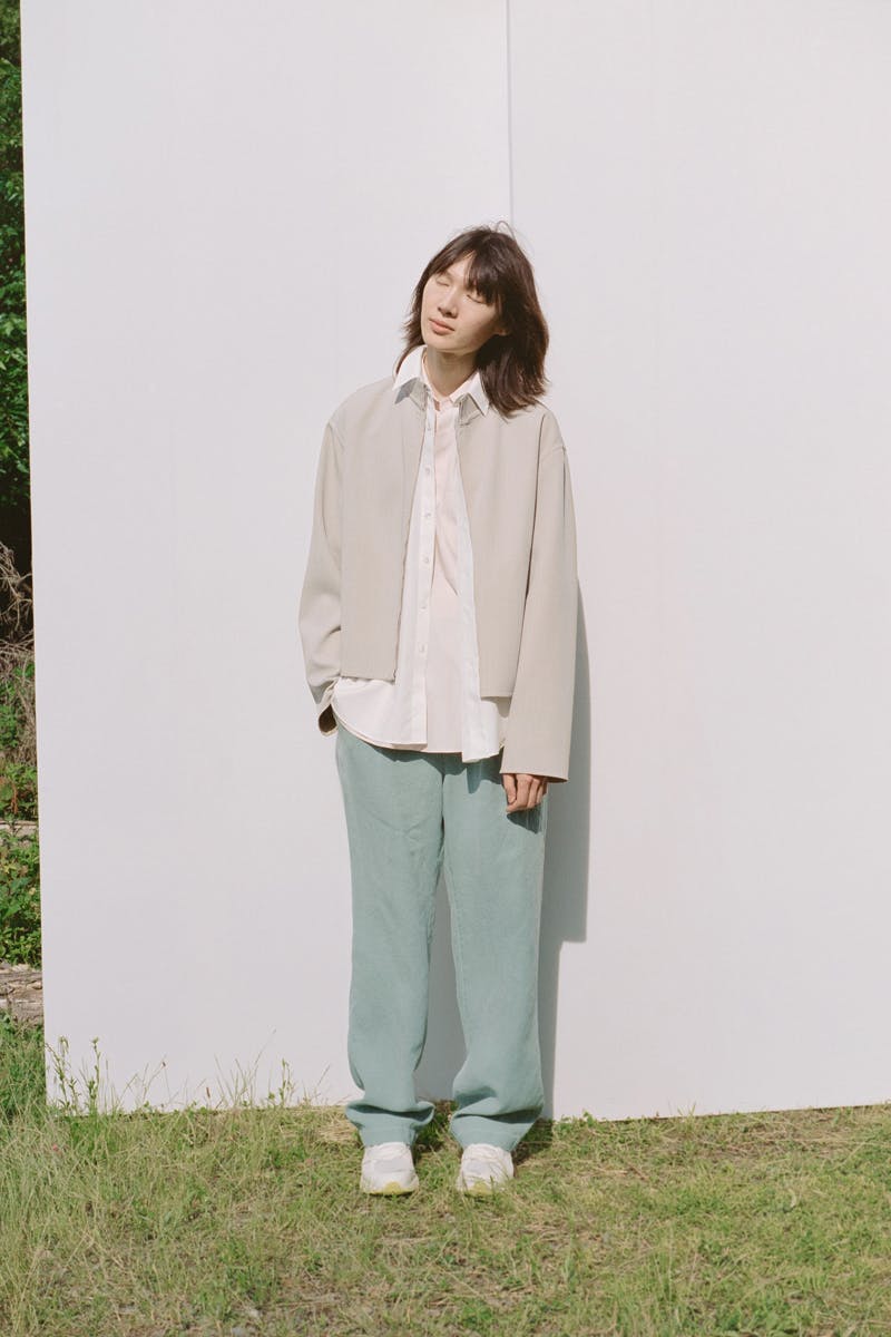 auralee-ss22-collection-new-balance-2002r (13)