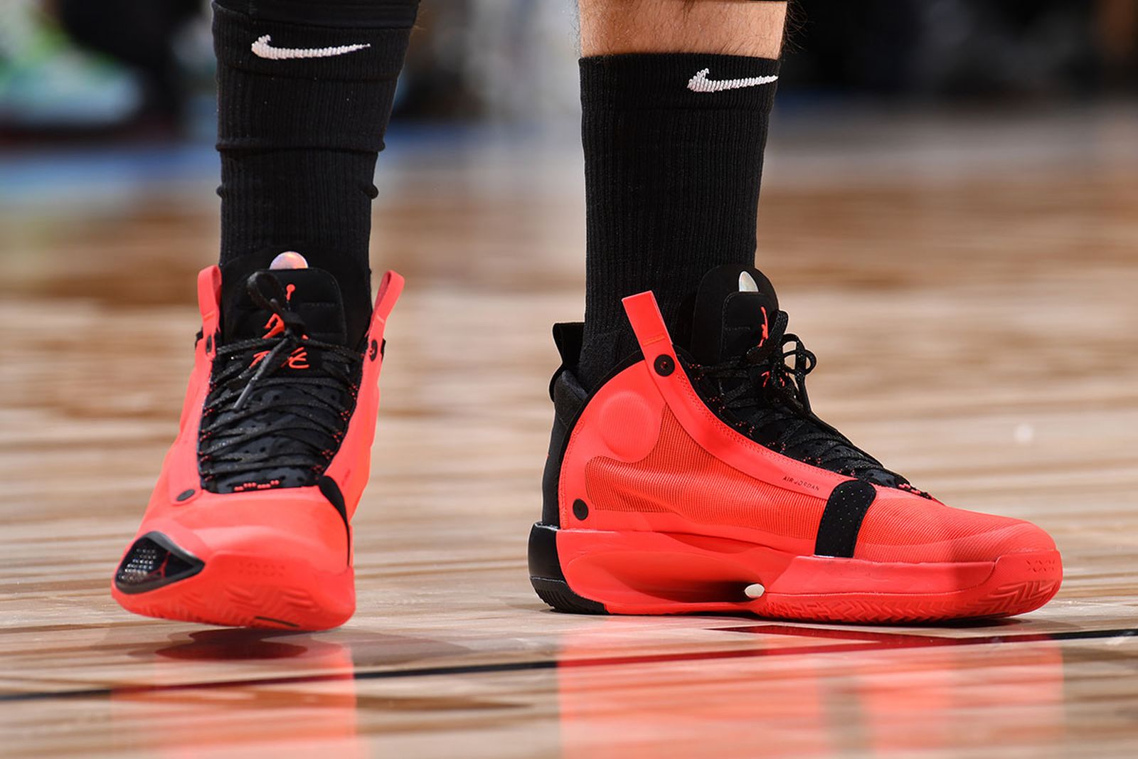 lucha eximir plataforma Nike Air Jordan 34 “Infrared 23”: Official Images & Release Info