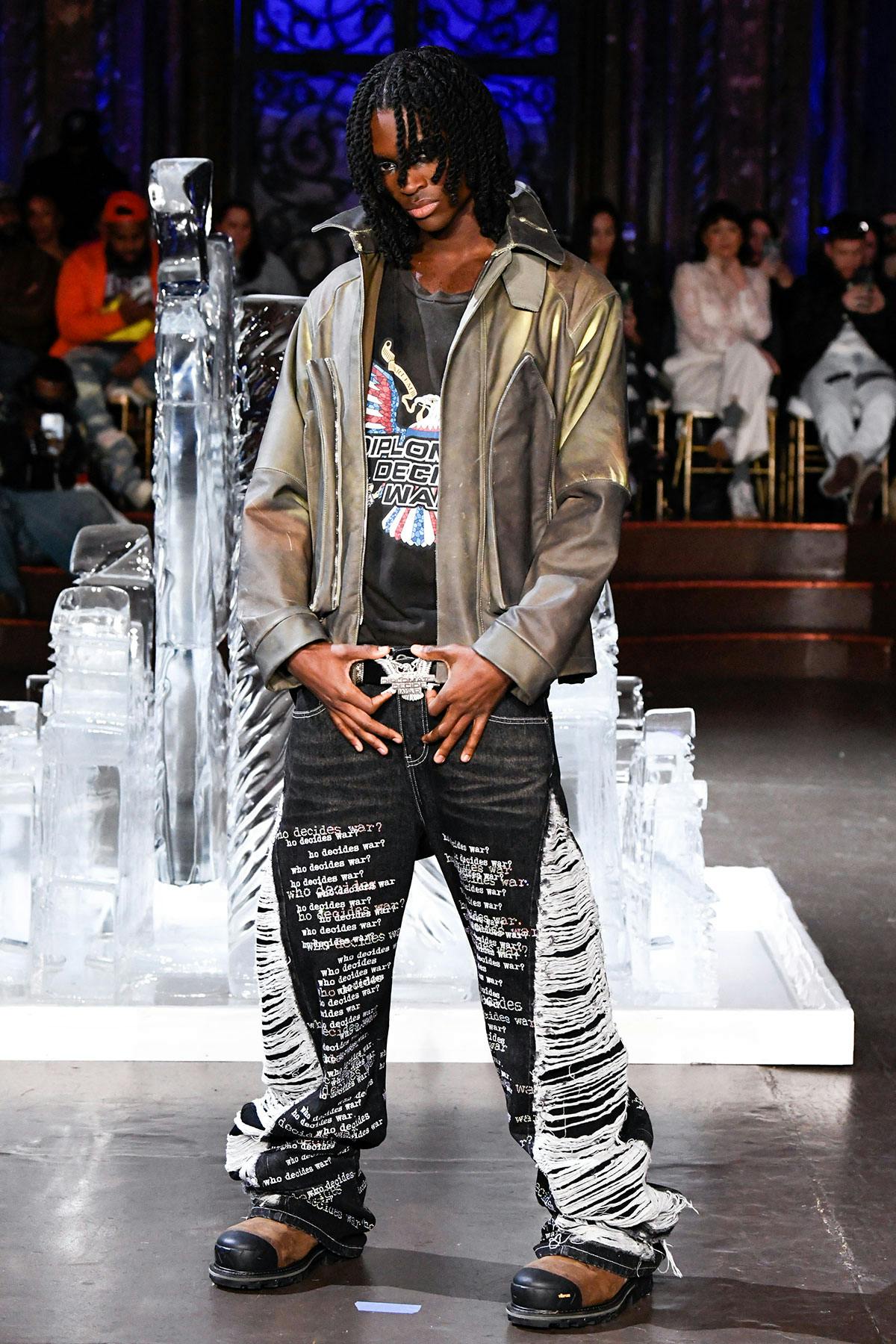 Who-decides-war-fw23-show-14
