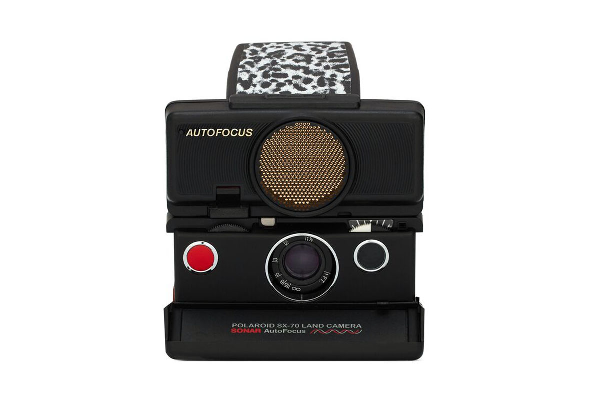 Hábil entrenador pobre Saint Laurent's $1,200 Polaroid Is Picture-Perfect Luxury