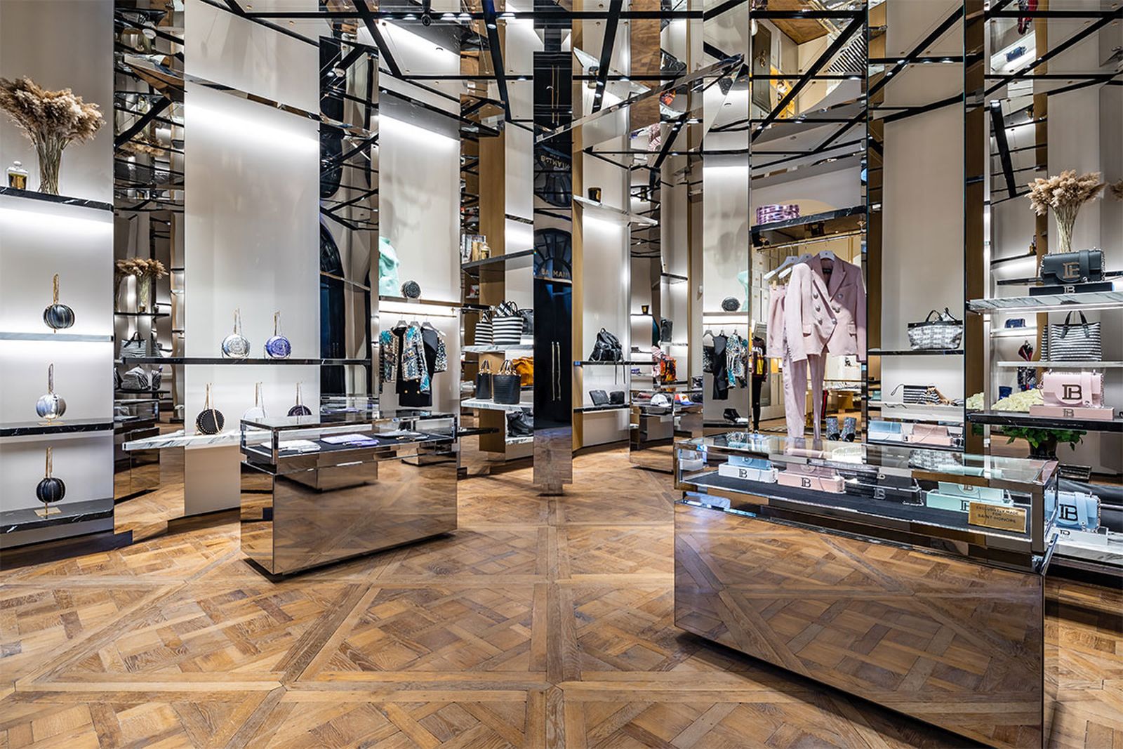 See Inside Luxurious New Paris Store