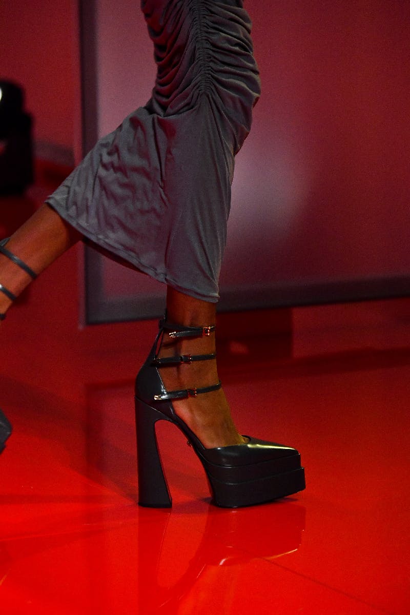 versace fall winter 2022 shoes