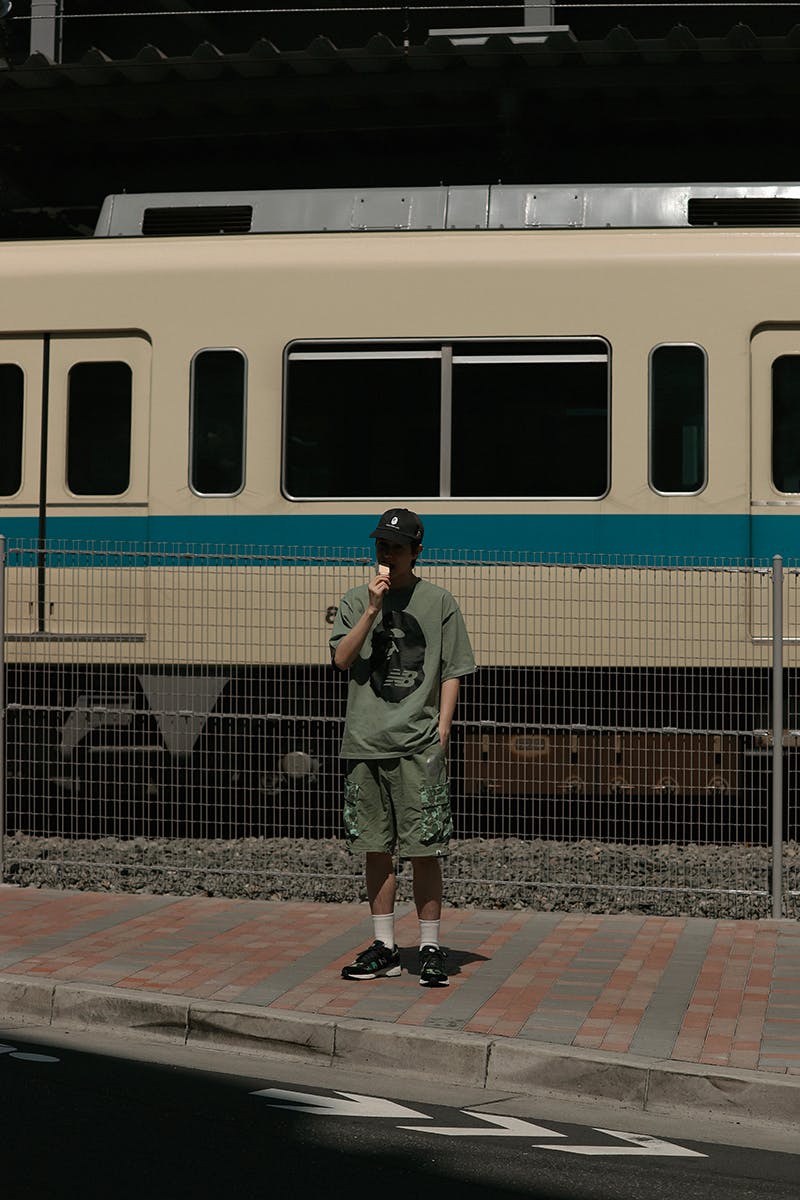 bape-new-balance-2002r-release-date-price-08