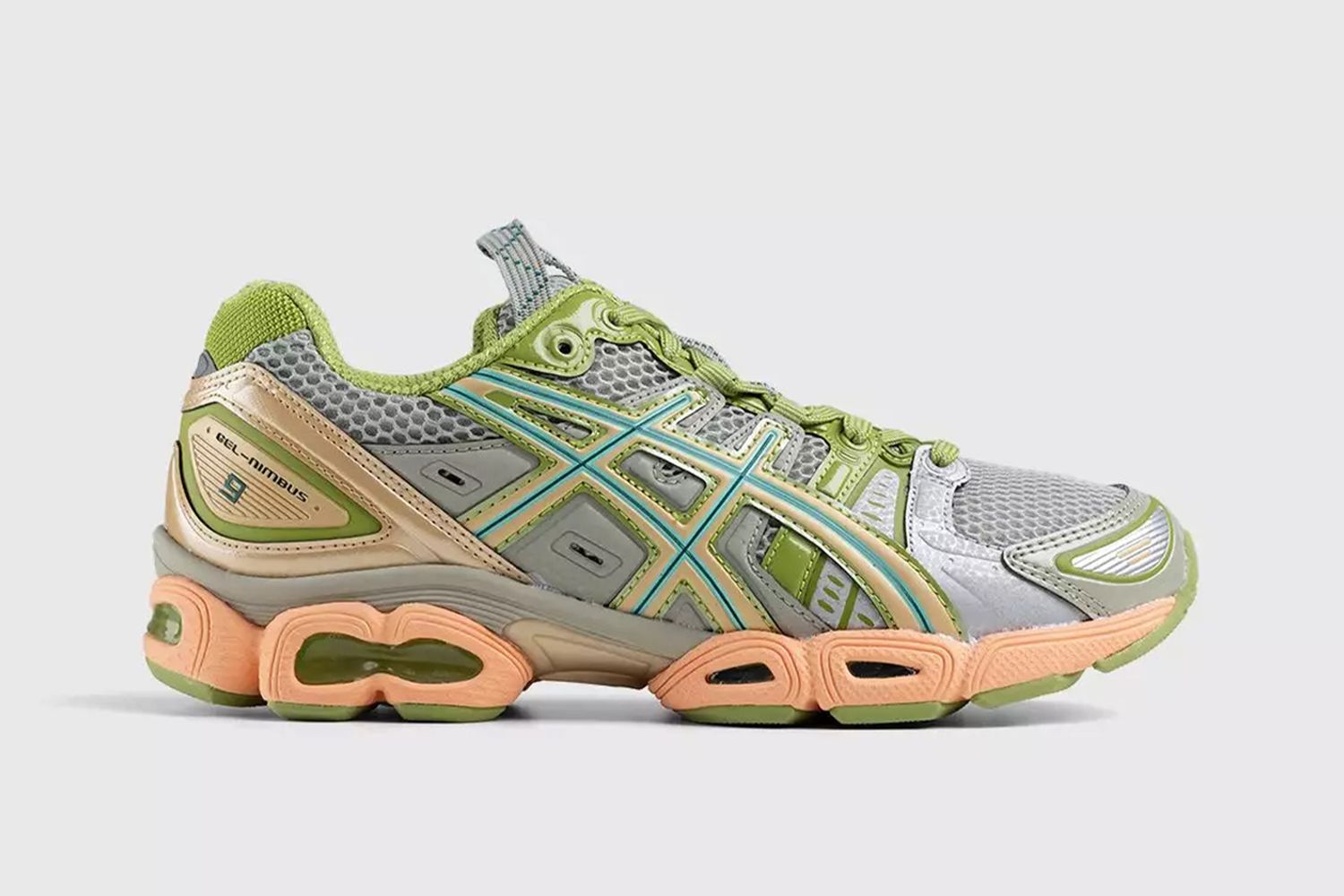 asics nimbus 21 vs adidas ultra boost