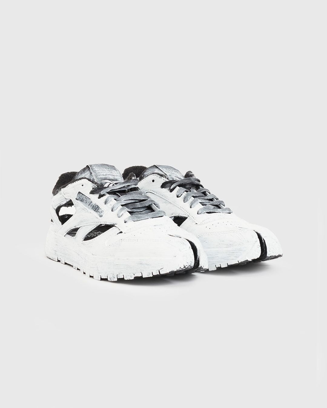 maison margiela x reebok classic leather tabi bianchetto