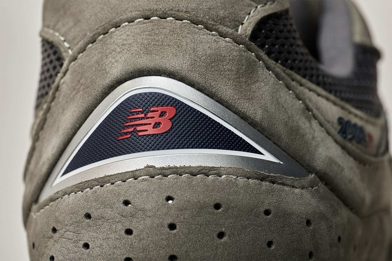 new-balance-2002r-release-date-price-05