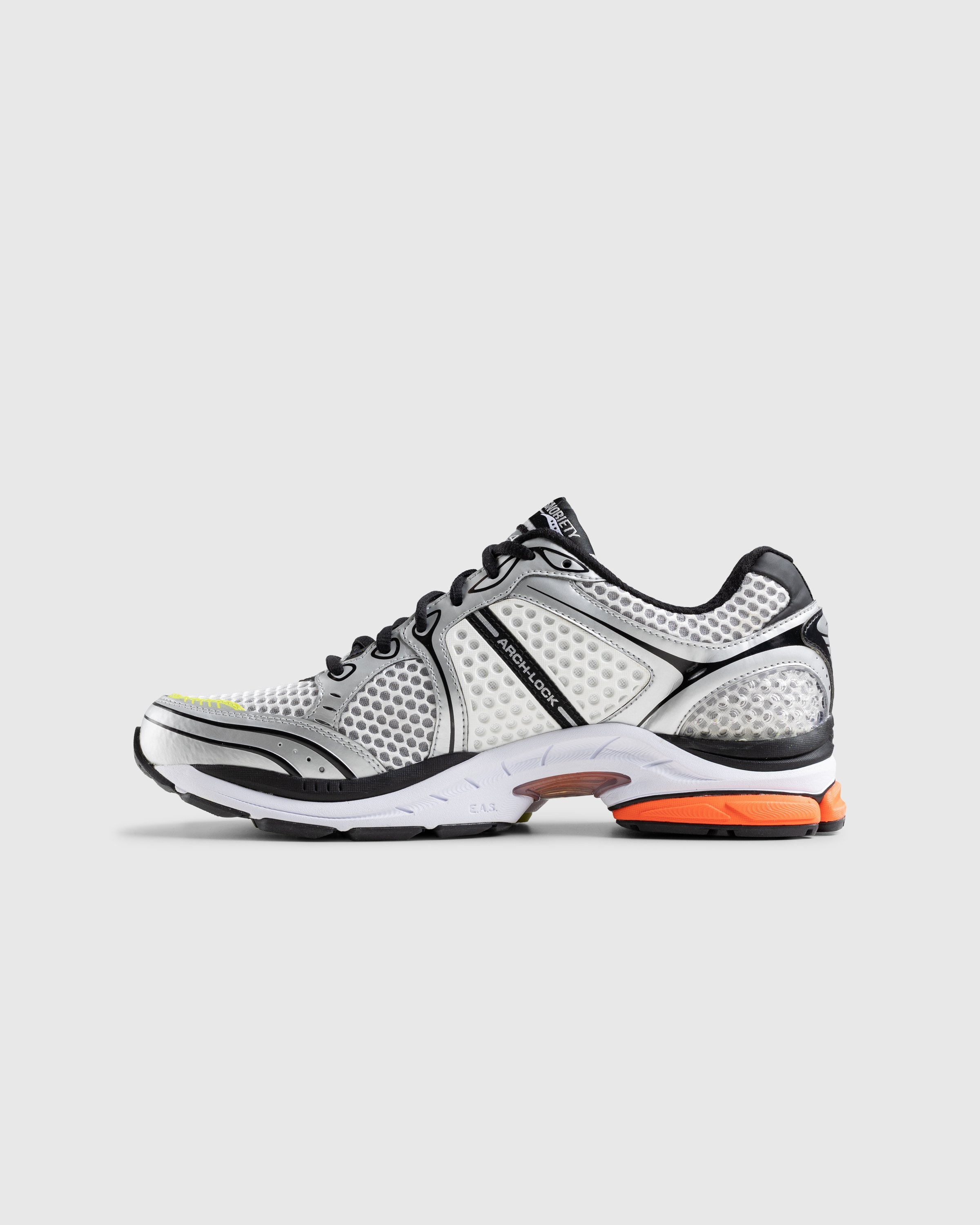 Saucony x Highsnobiety – Pro Grid Triumph 4 Silver/Multi - Sneakers - Silver - Image 2