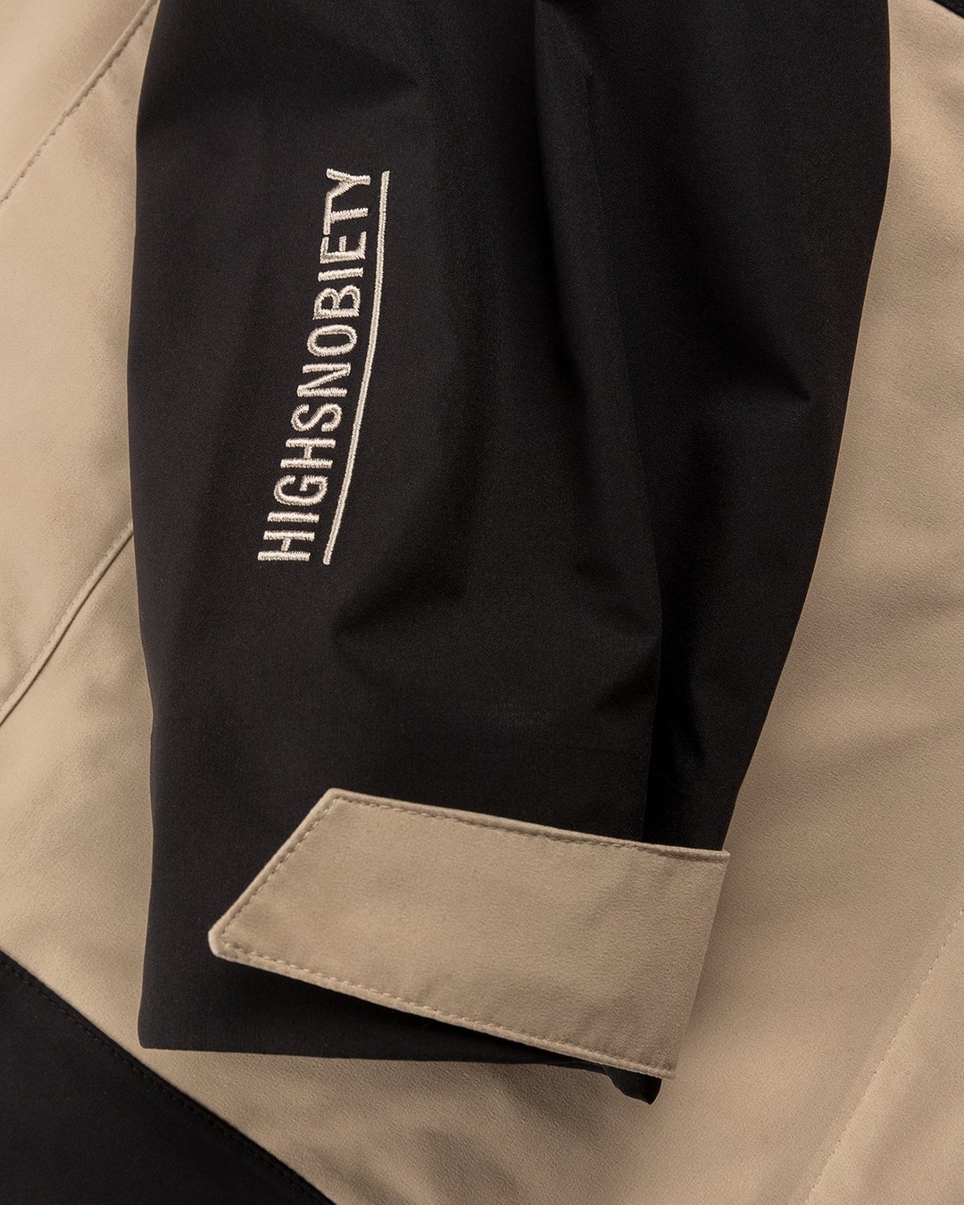 Jack Wolfskin x Highsnobiety – HS Sports Rain Jacket Black - Outerwear - Black - Image 6