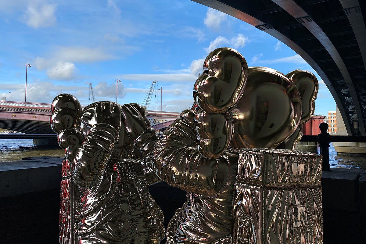 unreal-city-augmented-reality-kaws-05