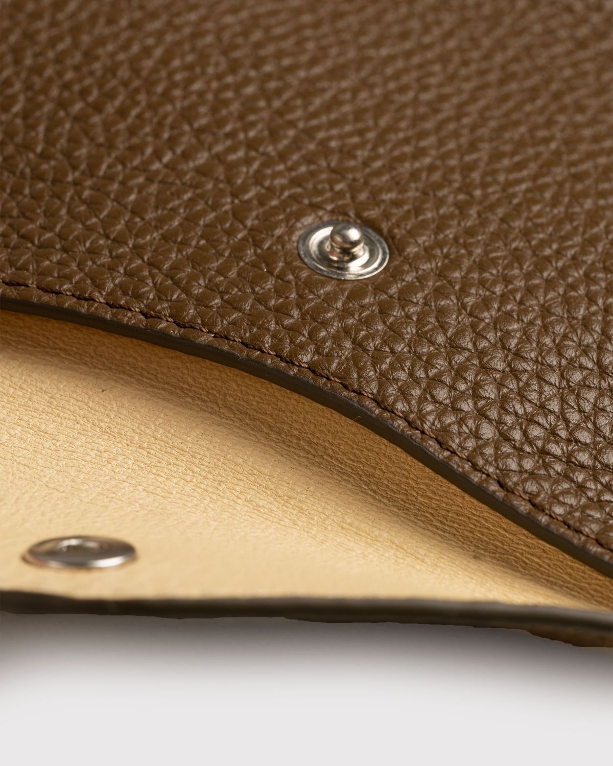 Lemaire – Envelope Key Ring Pouch Olive Brown - Keychains - Brown - Image 3