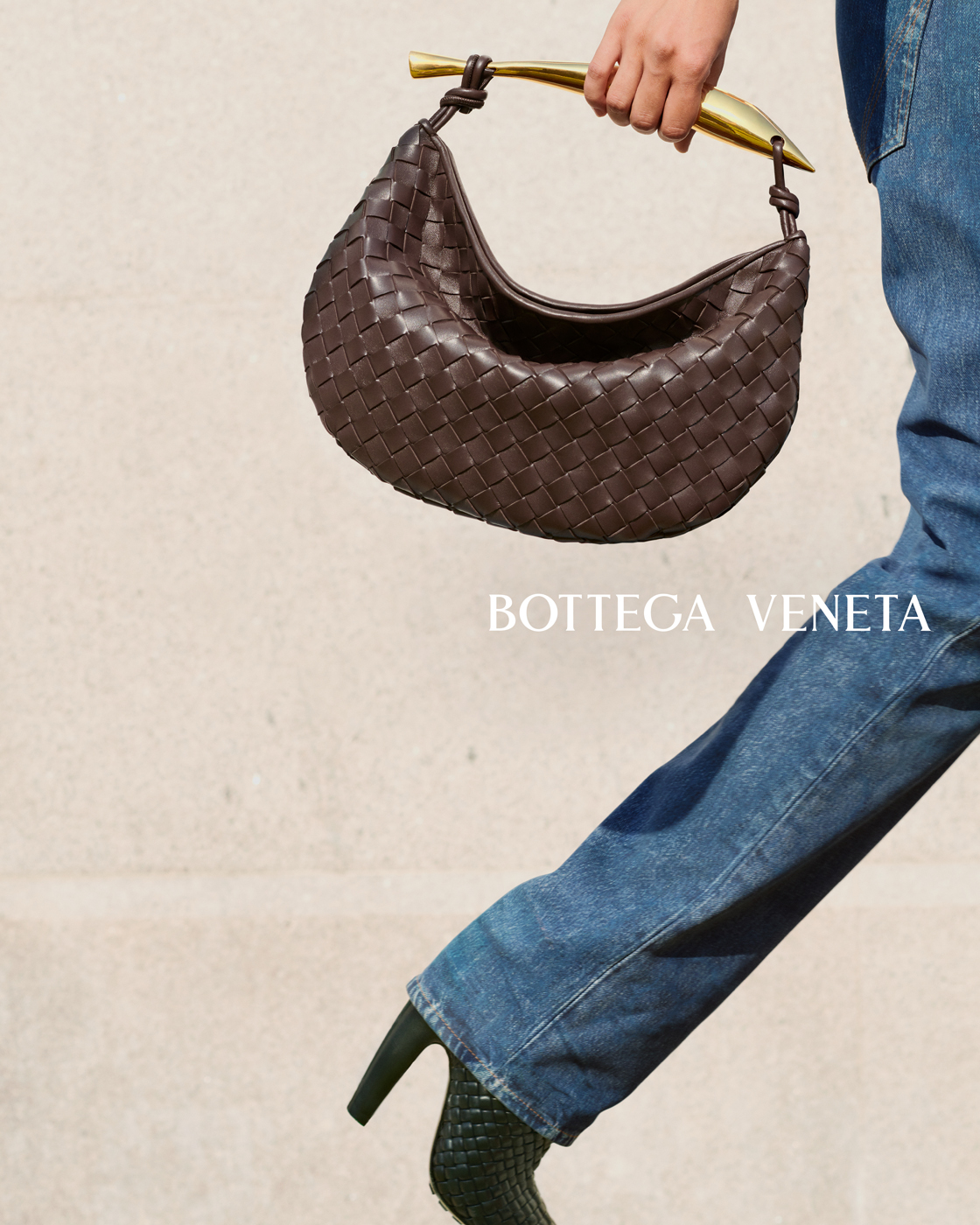 bottega-veneta-winter-2022-campaign zine (40)