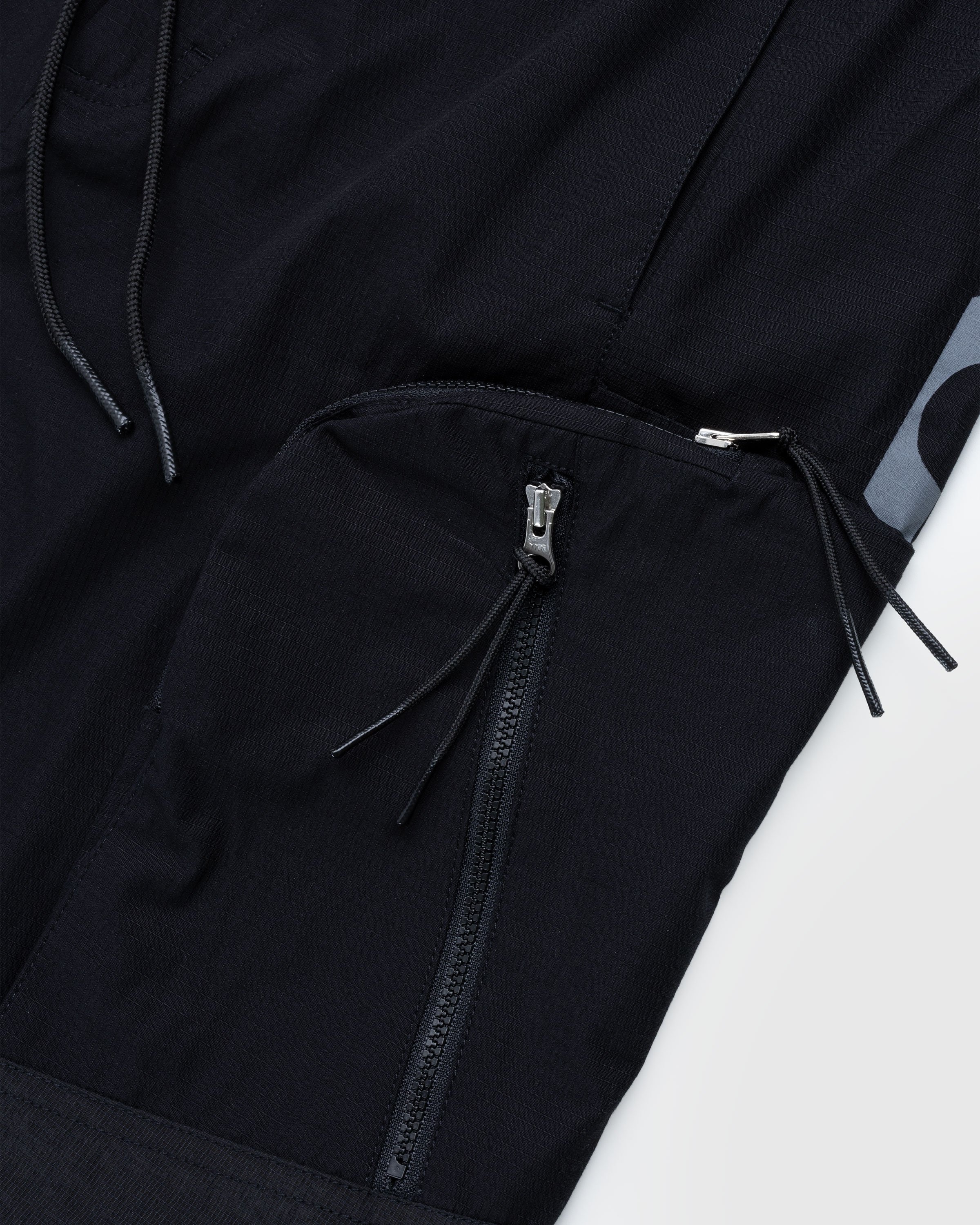 A-Cold-Wall* – Overset Tech Shorts Black - Shorts - Black - Image 5