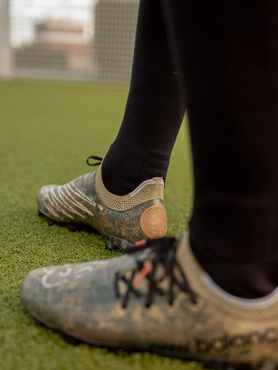 stone-island-new-balance-football-collaboration_7