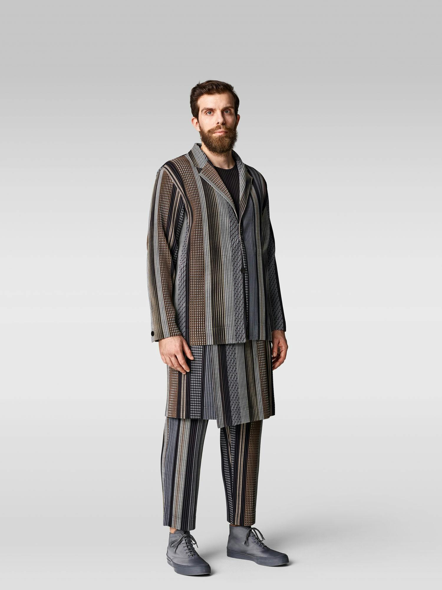 Cozy Up In Tweed Pleats With Homme Plissé Issey Miyake FW21/22