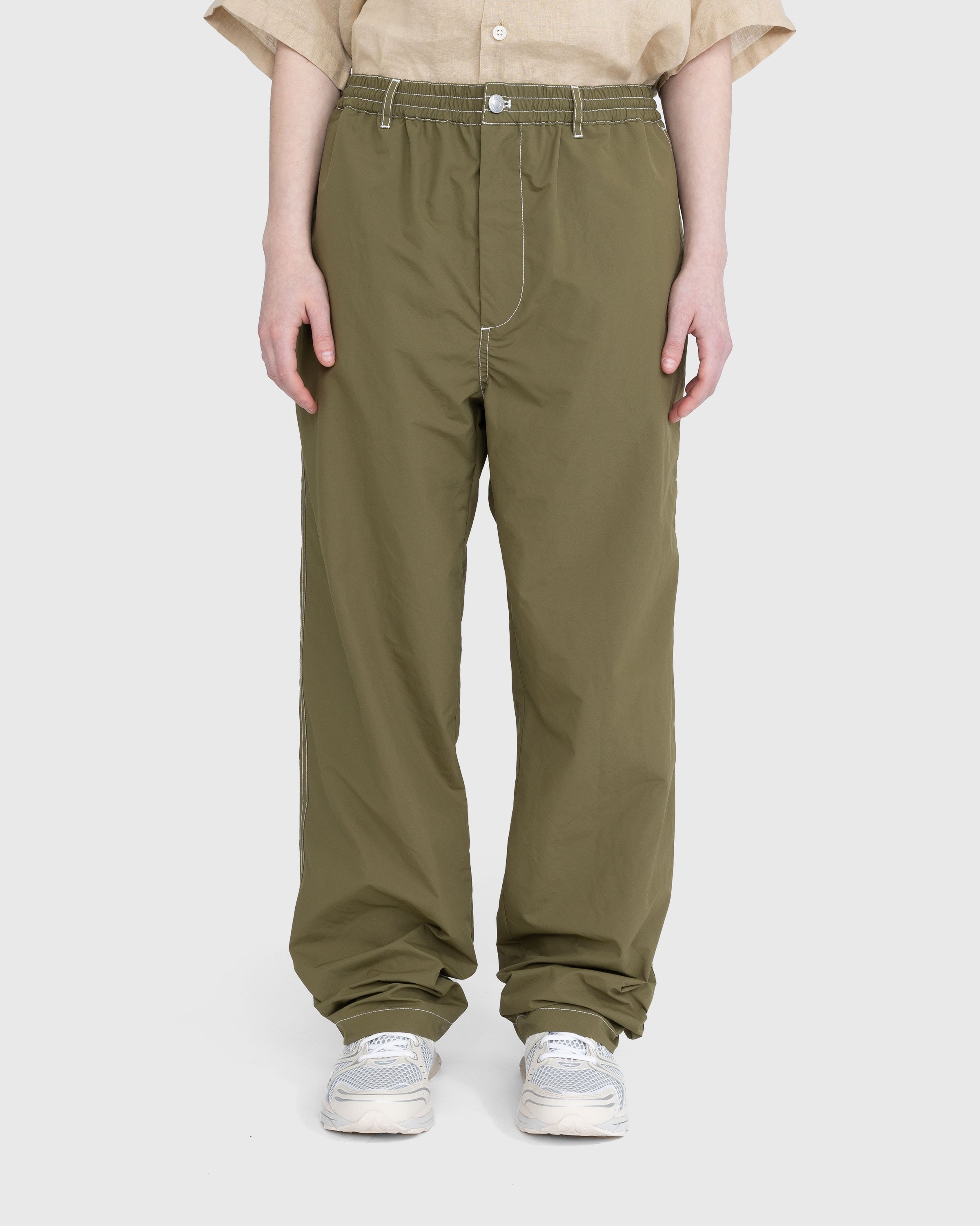 Highsnobiety – Contrast Stitch Pants Khaki - Pants - Green - Image 2