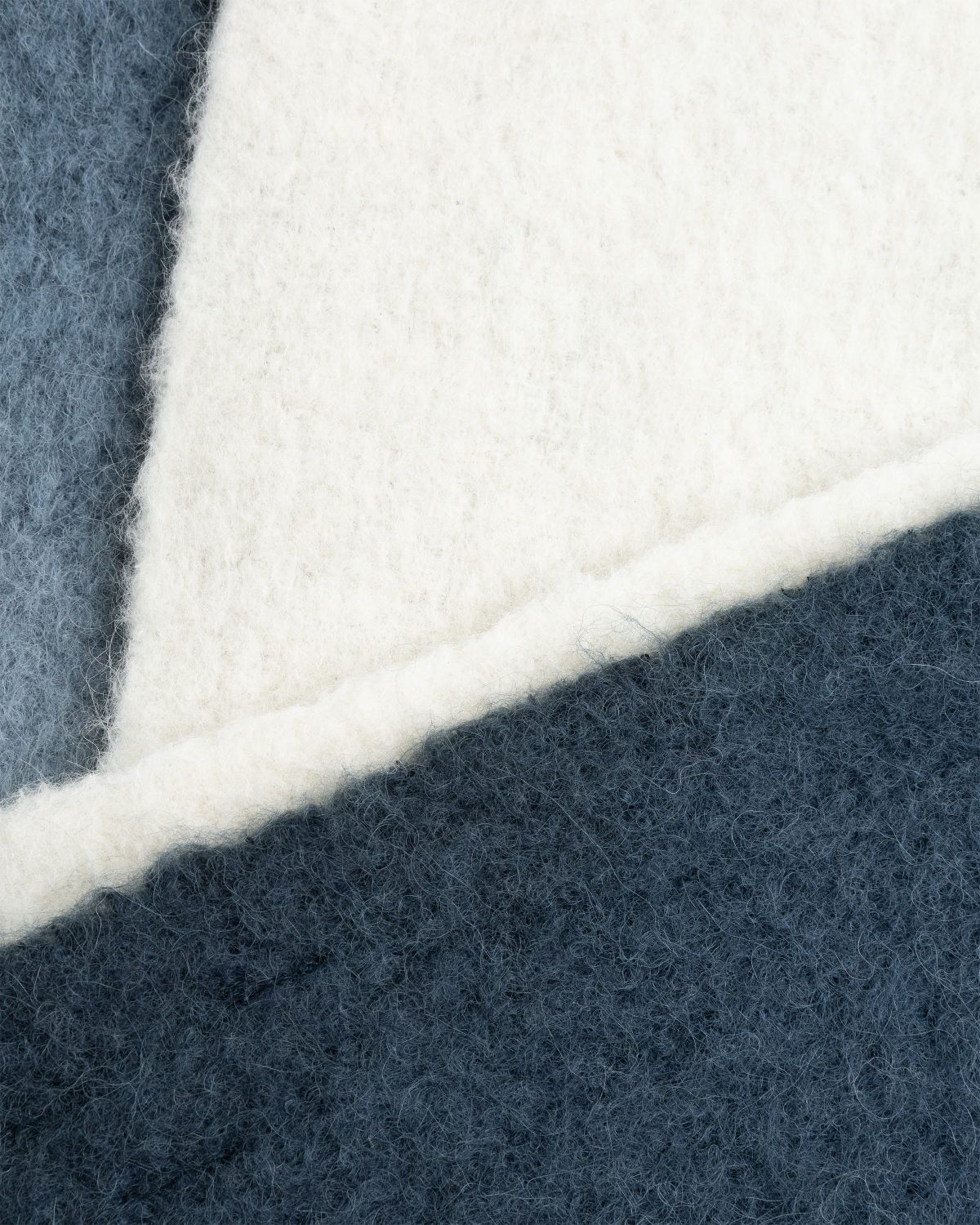 JACQUEMUS – L'écharpe Moisson Multi/Navy - Scarves - Blue - Image 5