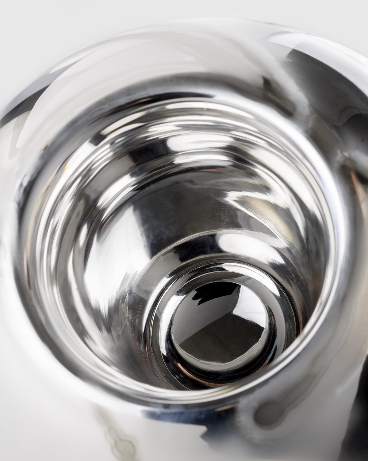 Chito x Christofle x Highsnobiety – Hand Painted Uni Vase Small 2 - Deco - Silver - Image 3