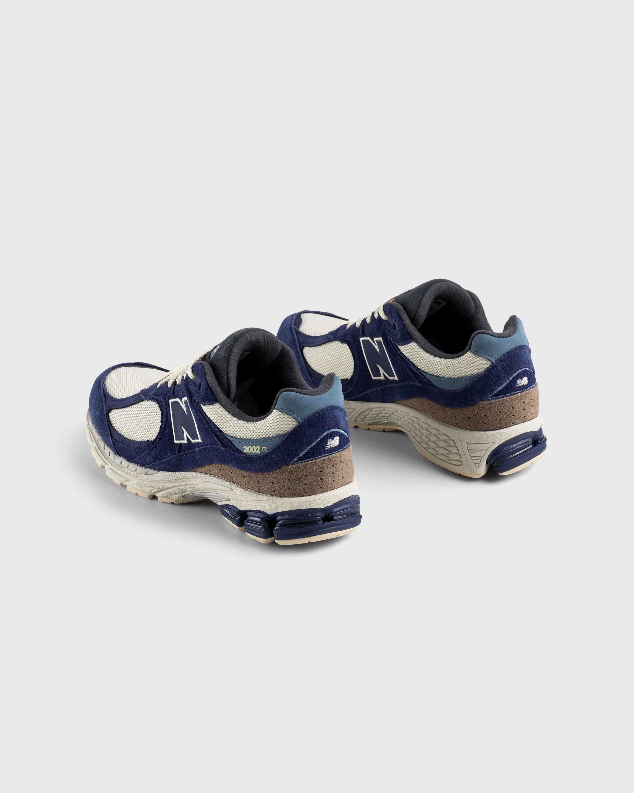 New Balance – M2002RG Night Tide - Sneakers - Blue - Image 3