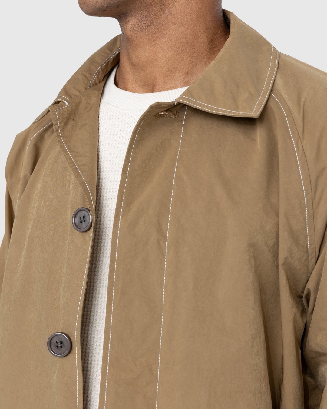 Highsnobiety – Contrast Mac Jacket Beige - Trench Coats - Black - Image 6