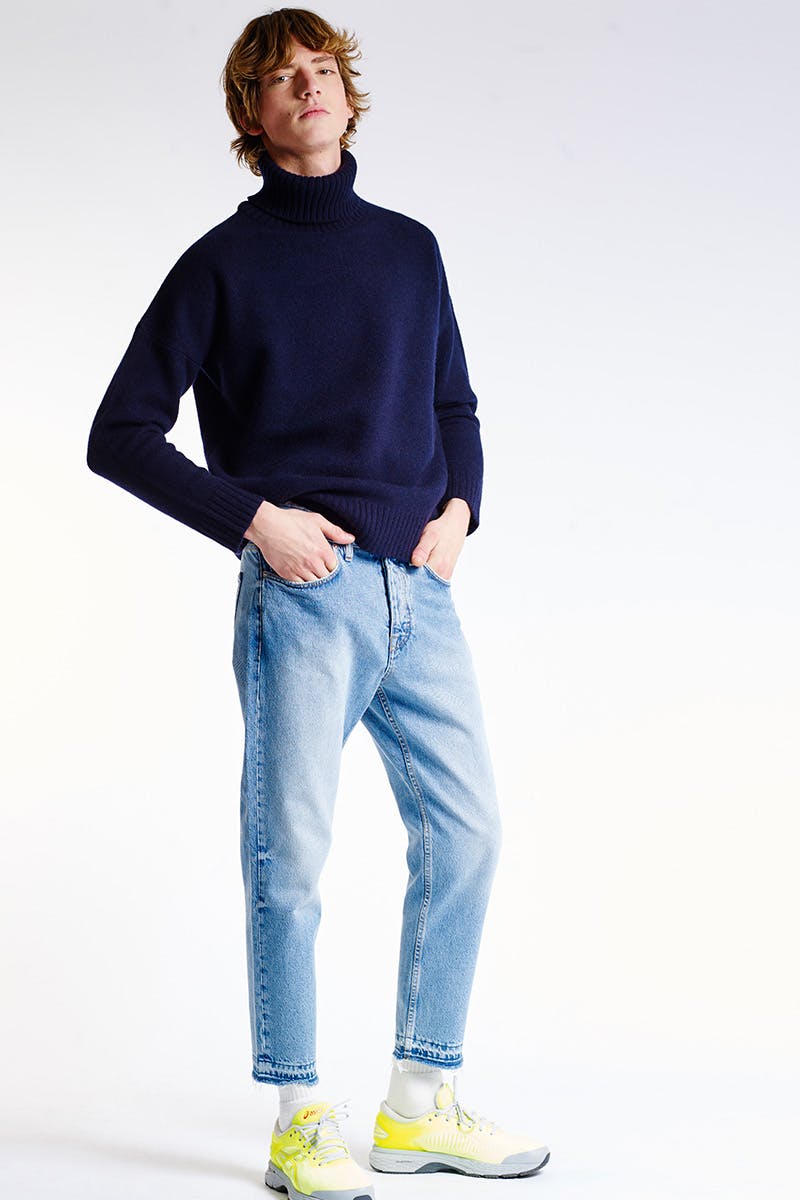 nike sneakers with gel cushion