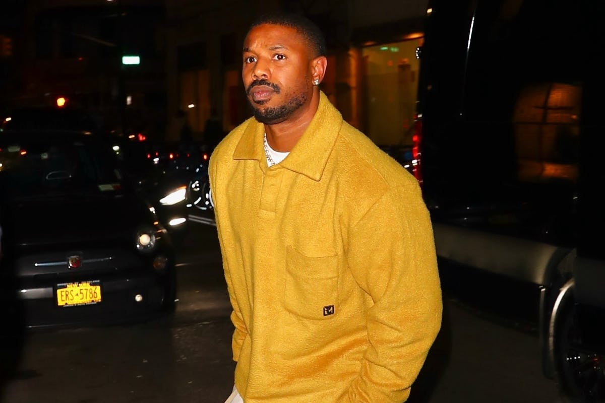 michael jordan dunk black and white