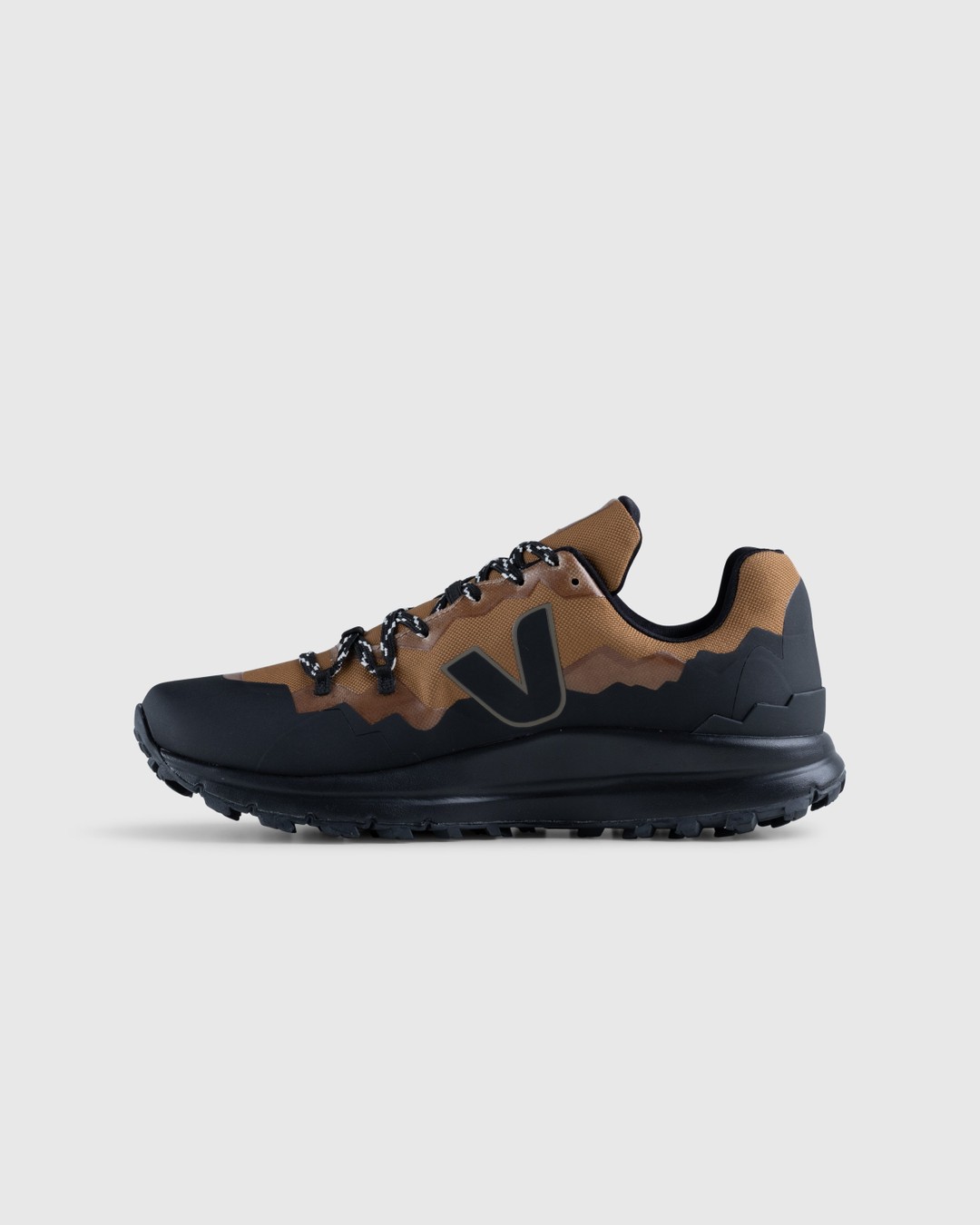 VEJA – Fitz Roy Trek Shell Terra Black - Sneakers - Multi - Image 2